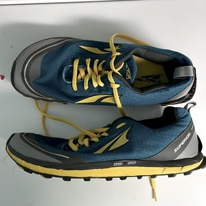 Men’s altra superior version 2 in size 12
